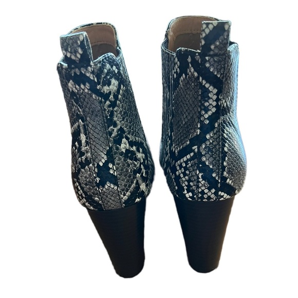 New Indigo Rd. Iradriela Snakeskin Boots Size 8.5 - Picture 7 of 8